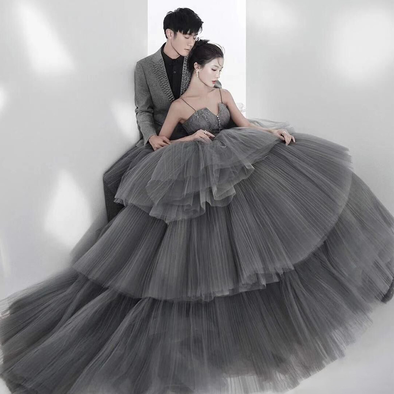 New Studio-Themed Clothing, Gray Tulle Wedding Dress with Straps and a Train, Forest-Style Couple Photography Photo Shoot Dress