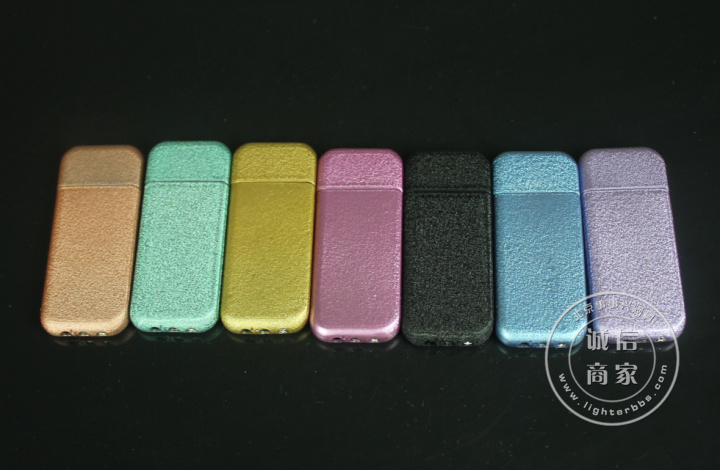 Cá heo siêu mỏng Flint Light Creative Light Wrinkle Scrub Light Inflator Light nhiều màu bật lửa zorro