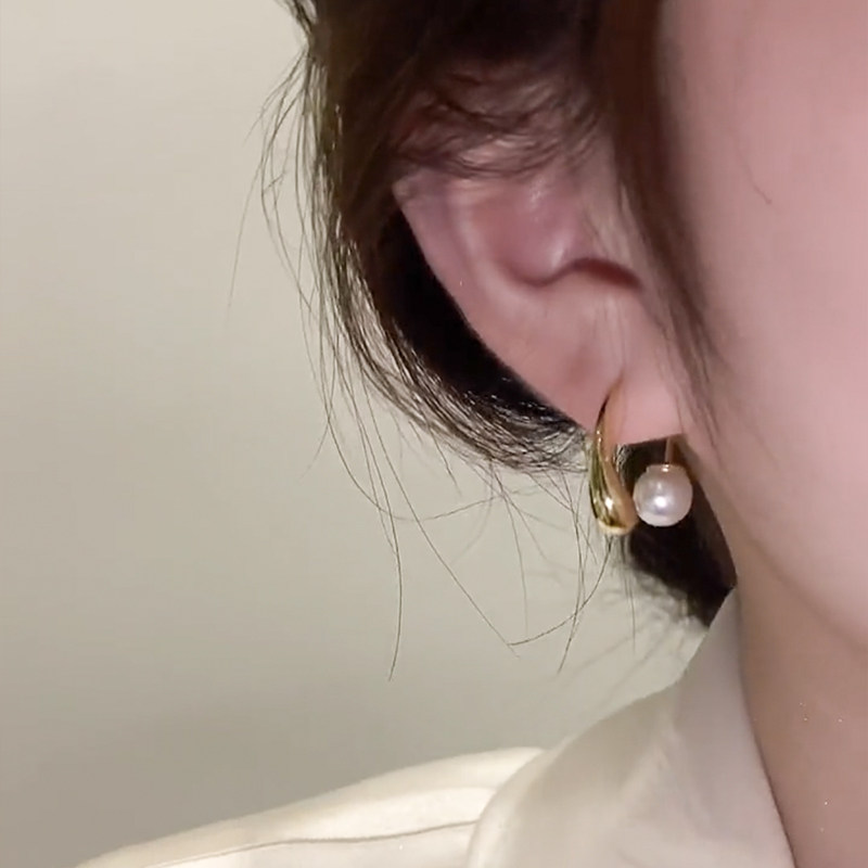 Women's earrings 2022 new trendy fashion all-match designer water drop pearl earrings niche high-end light luxury women