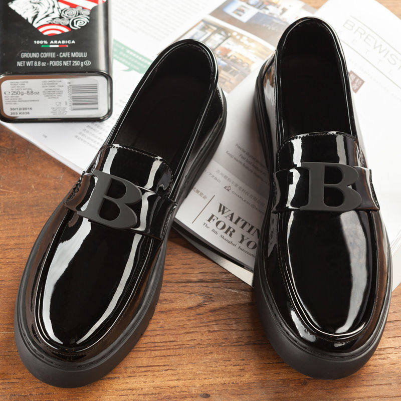 Summer set-foot leather beanie shoes men's British breathable all-match patent leather bright surface thick bottom increases the trend of casual leather shoes