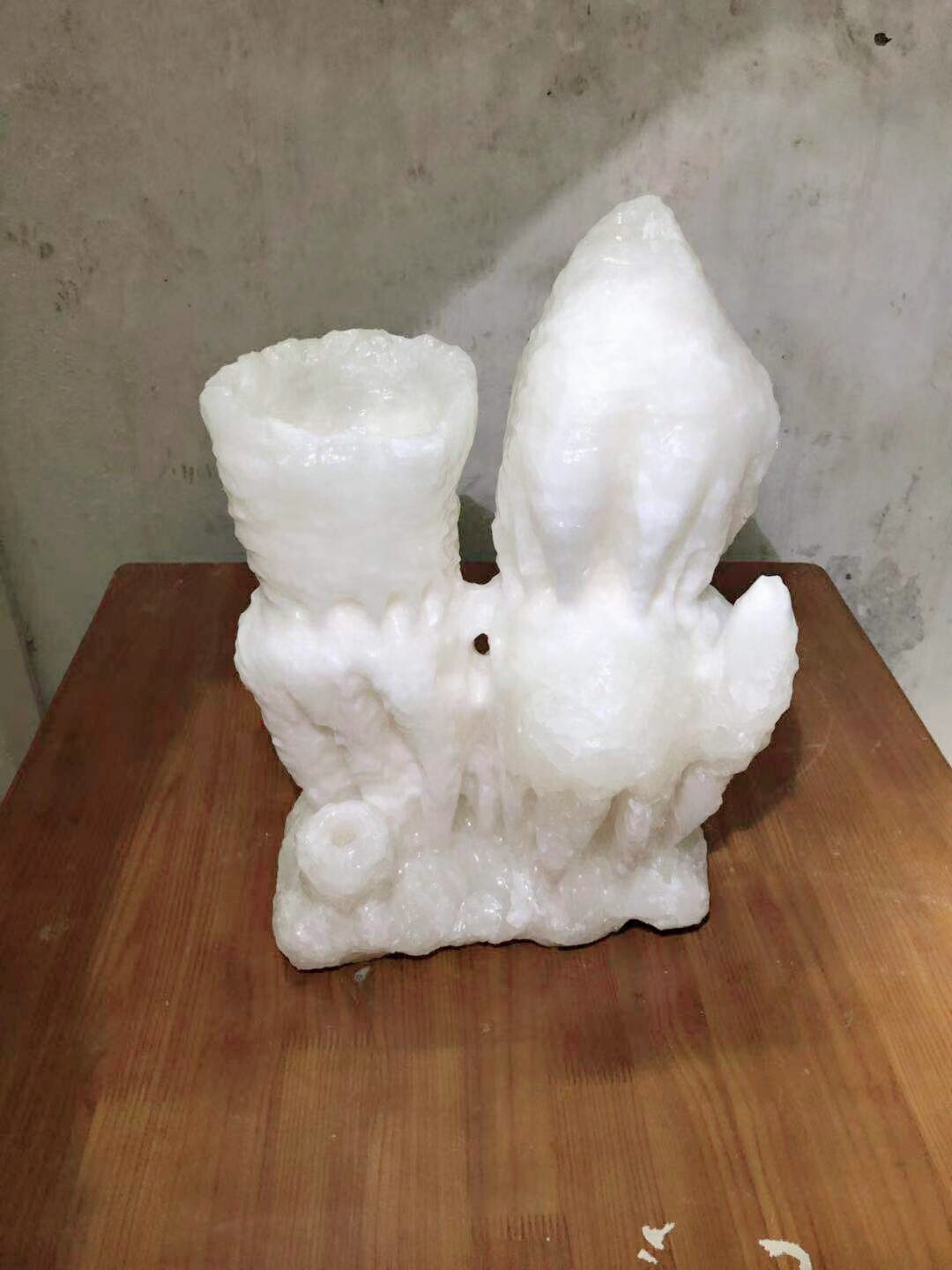 Stalactite natural raw stone crystal stone crystal stone strange stone ornamental office table decoration home decoration