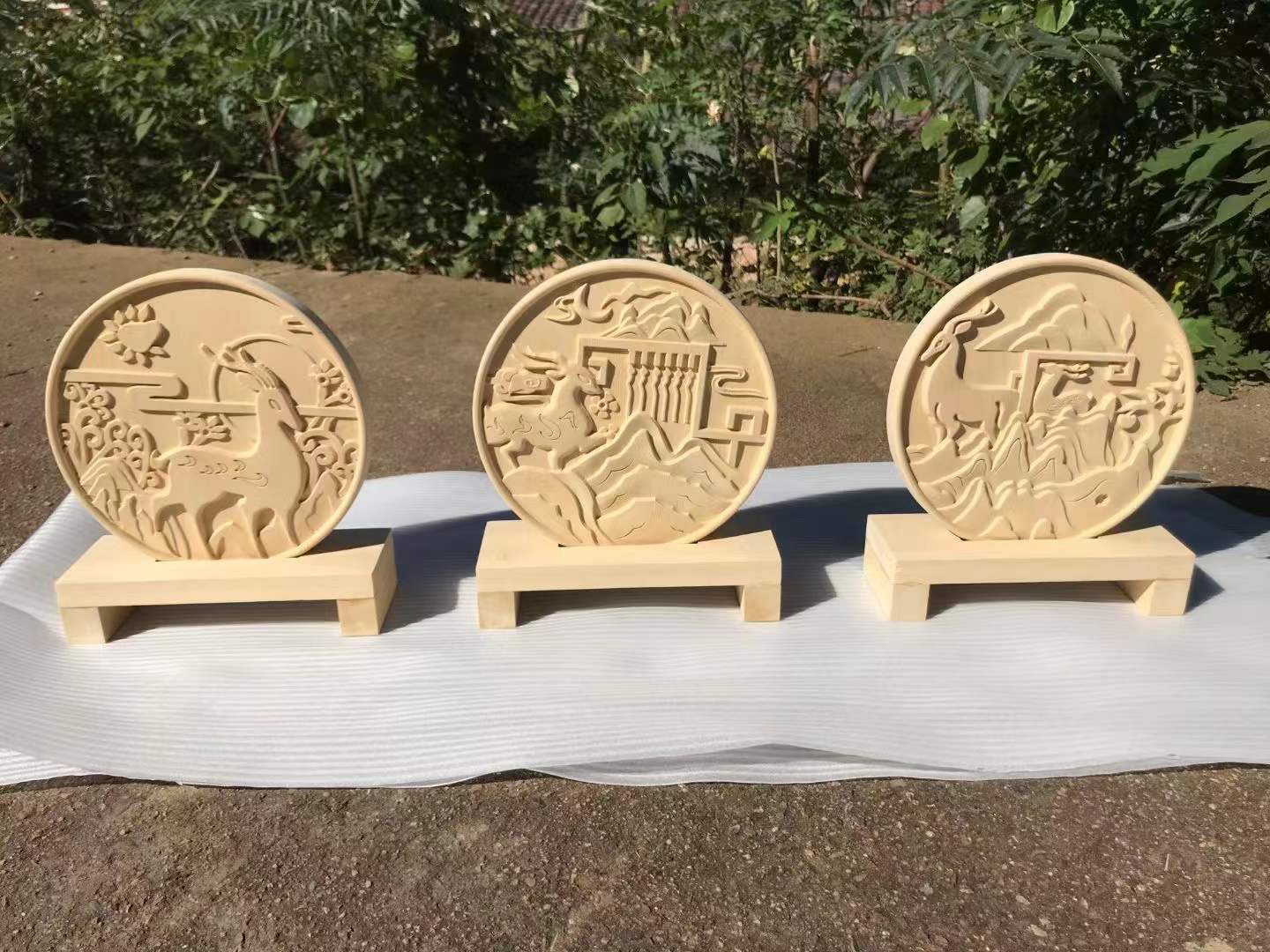Complete work processing wood products cutting wood carving base ornaments special-shaped CNC engraving and milling groove natural beech