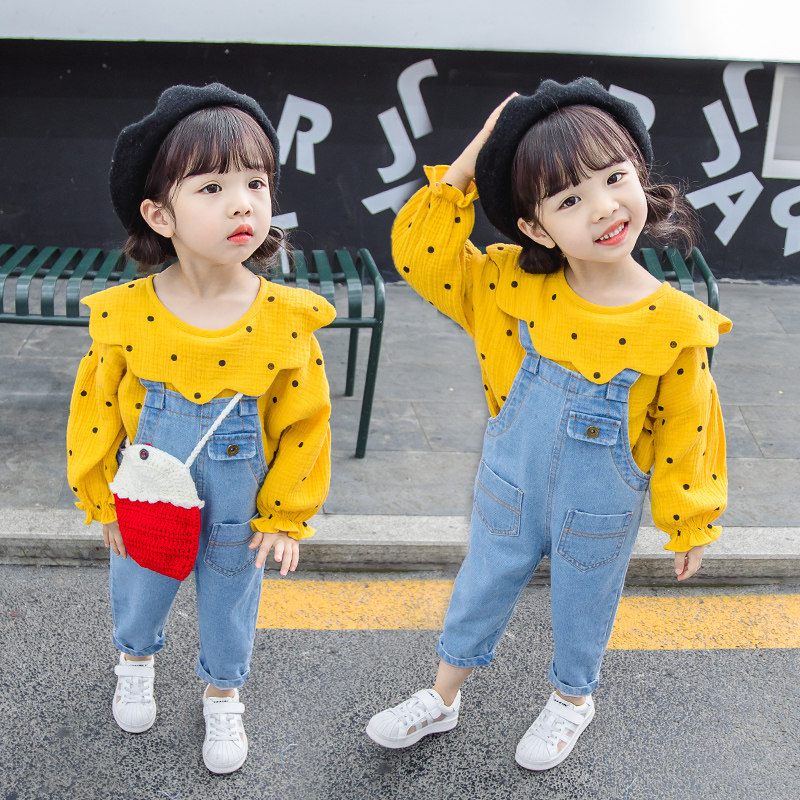Baby girl's new spring and autumn clothes for girls Korean version of denim holding baby bag pants 0-1-23 years old baby two-piece suit