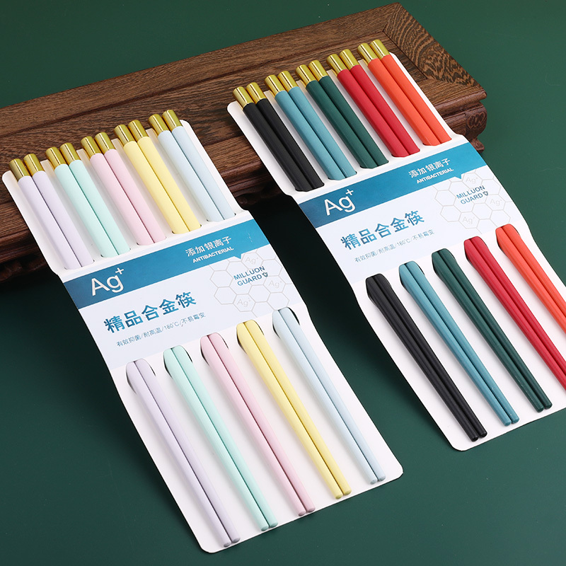 White Chopsticks for Home Use, High-End, One Person One Chopstick, Non-Slip, Anti-Mold, High Temperature Resistant, Separate Dining, Alloy Chopsticks, Japanese Style, Family Use, Differentiated