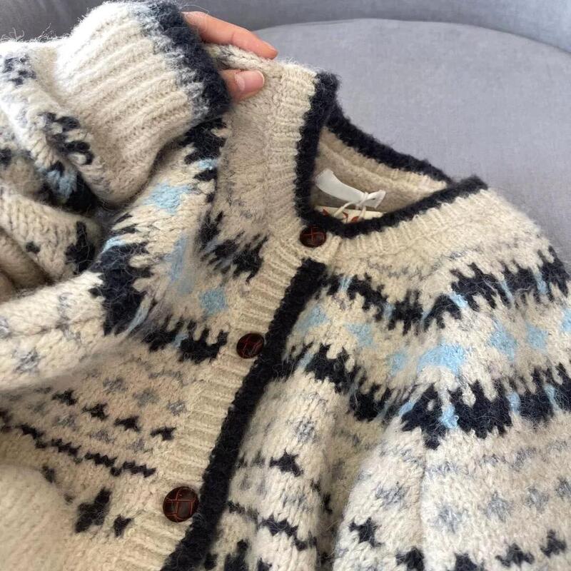 High-End Retro Jacquard Round-Neck Knitted Cardigan for Women, Autumn and Winter Thickened Single-Breasted Loose Fair Isle Sweater Coat