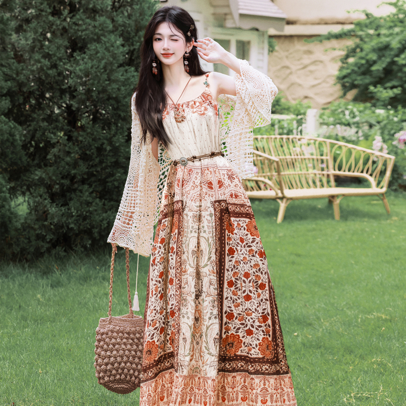 Northwestern Bohemian Ethnic Style Suspender Dress with Hollow-Out Cover-Up Xinjiang Grassland Travel Outfit Set Northwestern Bohemian Ethnic Style Suspender Dress with Hollow-Out Cover-Up Xinjiang Grassland Travel Outfit Set
