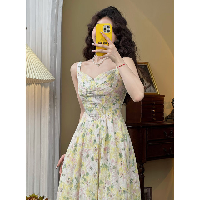 Mrs. Xiao's early spring and summer seaside vacation suspender skirt with waist French fashion fairy dress