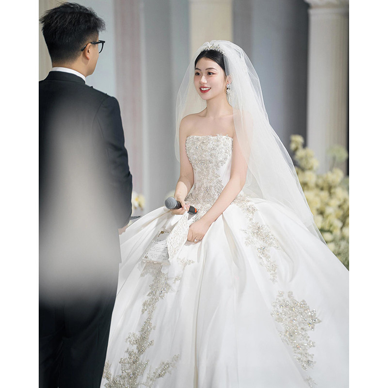 Атласное легкое роскошное свадебное платье bride 2026 new small heavy industry tube top из основной пряжи с высококачественной текстурой большого размера French light