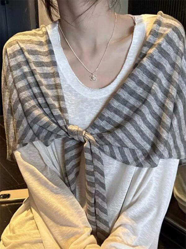 Relaxed, Stylish, Simple and Versatile Light Gray Striped Shawl Scarf That Enhances Complexion and Creates a Stylish Atmosphere, Triangular Shawl, Korean Style for Women