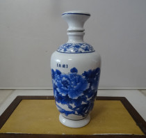 Wine bottle collection swing piece Jingdezhen Ceramic art wine bottle green flower Porcelain Peony Flower Bottle Vase Full physical photo