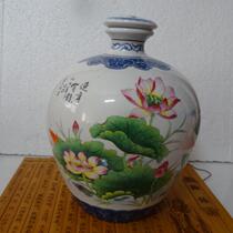 The bottle collection is a beautiful porcelain 5 pounds of large bottle carp auspicious pattern empty wine bottle suitable for wine