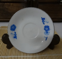 Old plate sauce vinegar dish home often stick plate small plate in the 1970s and 1980s folk nostalgia collection in physical photo