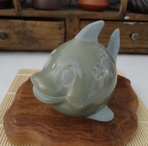 Dolphin savings canned whale savings pot porcelain fish pieces old toy gifts used in kind photograph shipped