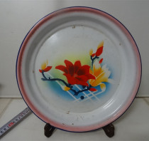 Old enamel plate tea plate Cultural Revolution 73 years of production thick tire flower plate old home nostalgic collection movie props physical photos
