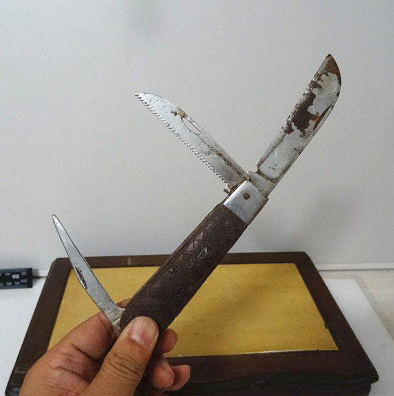 Antique Old Electrician Knife century Diamond Card Old tool nostalgic collection Retro swing pieces Film and TV props Physical photos