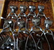 Old push old shave scissors mechanical manual push various brands of age random delivery folk collection ornaments