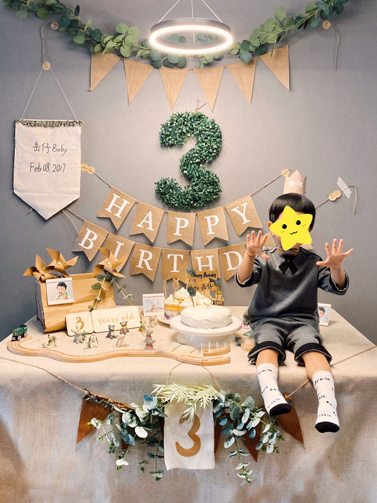 Korean version of ins wind forest is a 1-year-old green plant hanging flag baby banquet layout flower hanging decoration birthday party custom pulling flag