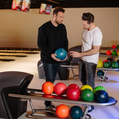 Private exclusive bowling Personal exclusive Bowling Straight line complement Secondary professional school professional Bowling Undrilled