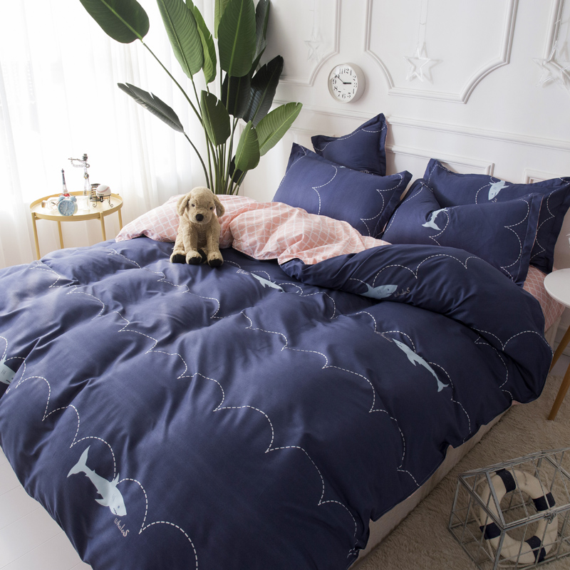 Bộ phim hoạt hình bốn mảnh 1,51,8m cô gái trái tim màu hồng chăn bông ký túc xá ba bộ 4 bộ 1,2 bộ đồ giường gối kèm chăn