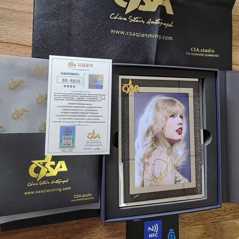 Taylor Swift Merchandise: Officially Certified Autographed Photo with Certificate, High-End Gift Box, Same Style for Collection and Gift-Giving