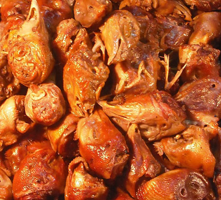 Wangjia roasted chicken smoked chicken head sauce chicken head a Jin 500 grams vacuum packaging Jixi specialty