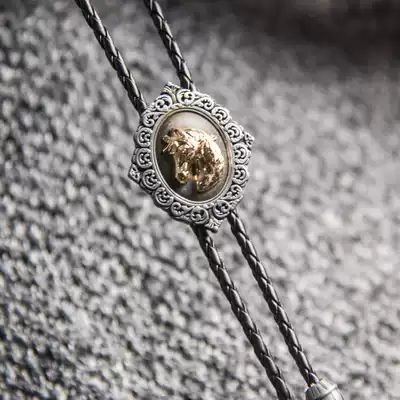 Pendant necklace (single shot and not delivered) must be photographed with clothes This product is a matching product.