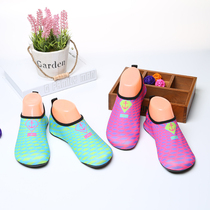 Swimming shoes Mens and womens red foot skin soft water shoes lovers sports traceability shoes Childrens treadmill sweating cattle