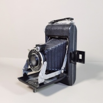 1939 American antique Kodak 6-20 pocket film mechanical leather chamber folding camera display