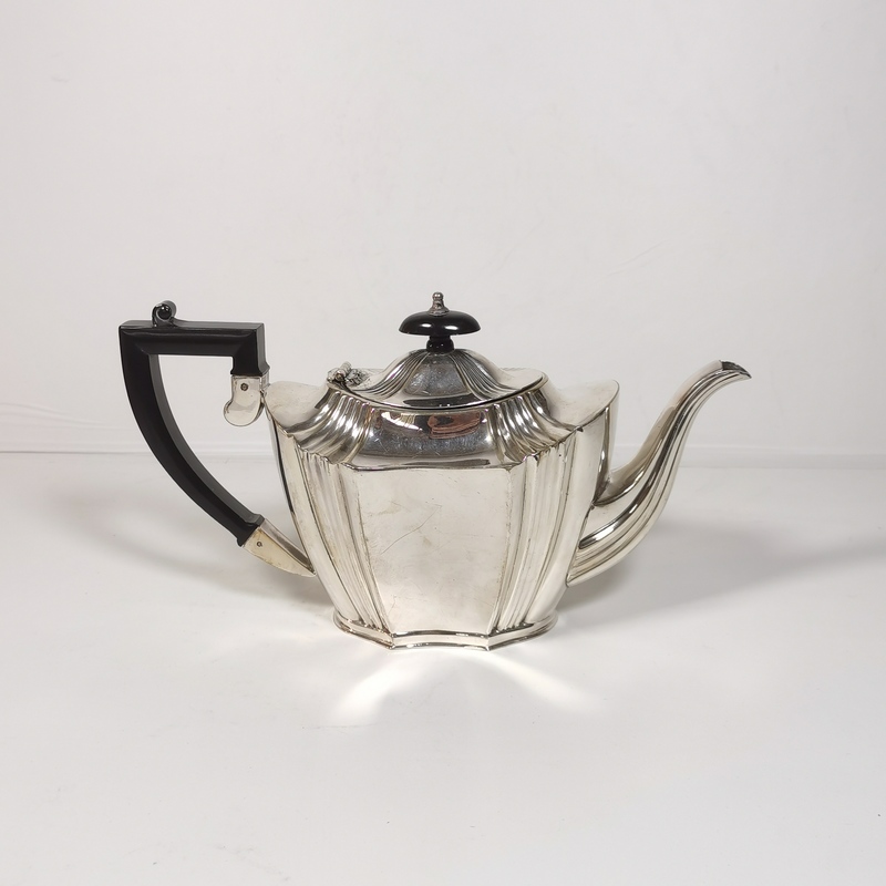 European Antique Sheffield Vintage Silver-Plated Teapot Coffee Pot Kettle Tea Set Collectible Decorative Ornament European Antique Sheffield Vintage Silver-Plated Teapot Coffee Pot Kettle Tea Set Collectible Decorative Ornament
