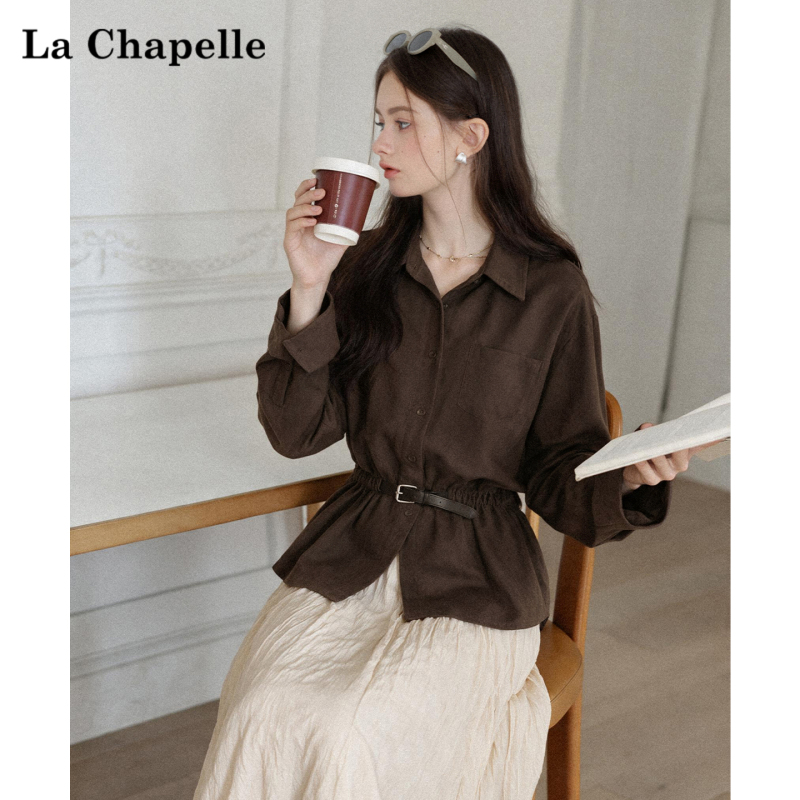 La Chapelle Melard Coffee-Colored Vintage Polo Collar Long-Sleeve Shirt for Women with Waist-Cinching Design, Versatile Top La Chapelle Melard Coffee-Colored Vintage Polo Collar Long-Sleeve Shirt for Women with Waist-Cinching Design, Versatile Top