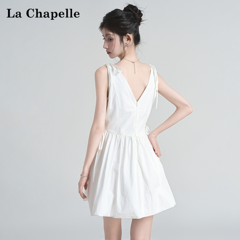 La Chapelle American-Style Spicy Girl Lace-Up Backless Dress for Women, 2026 Summer New Slim-Fit Flattering Floral Short Dress