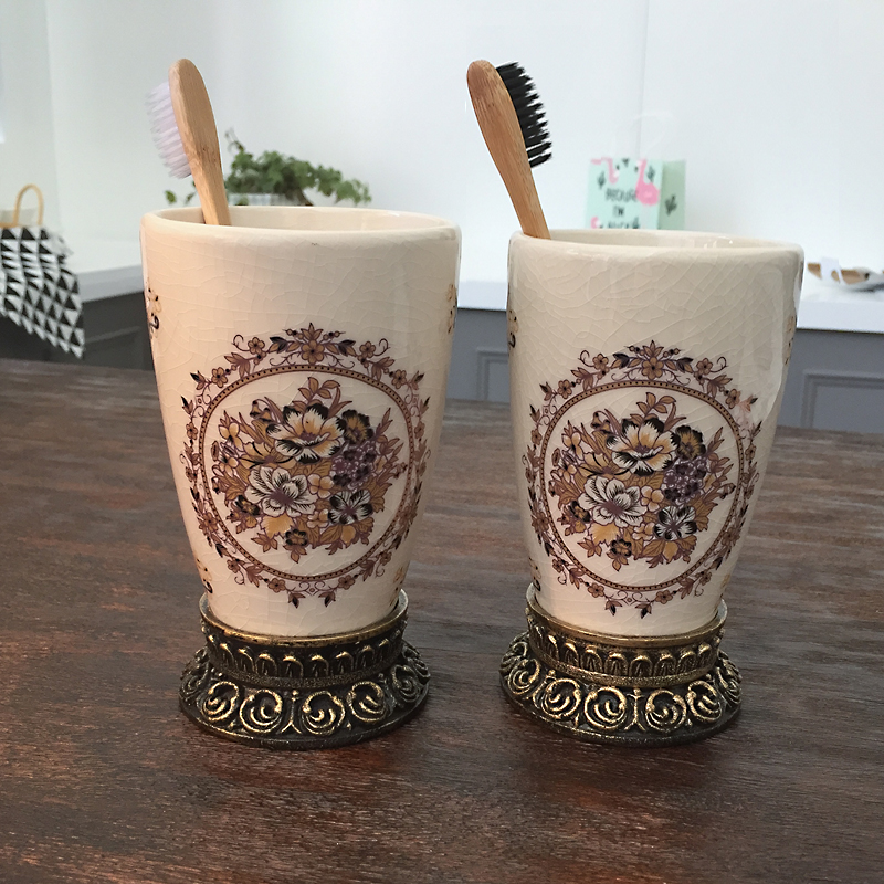 Wedding brushing cup Creative household mouthwash cup Ceramic couple toothbrush cup Simple tooth cylinder cup Washing cup pair cup