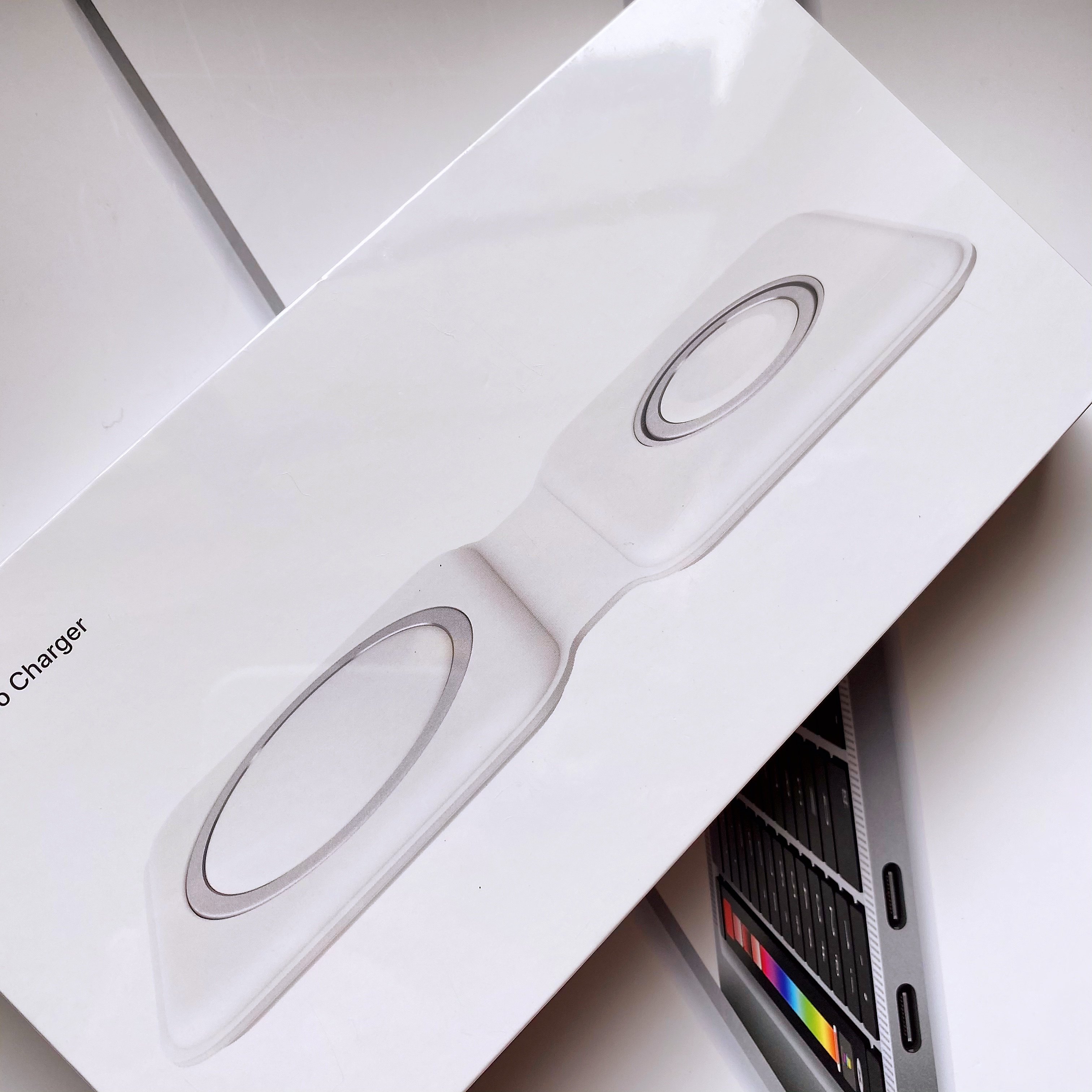 Applicable 13 promax double item Apple watch6 folding Magsafe Duo magnetic attraction wireless charger 15W