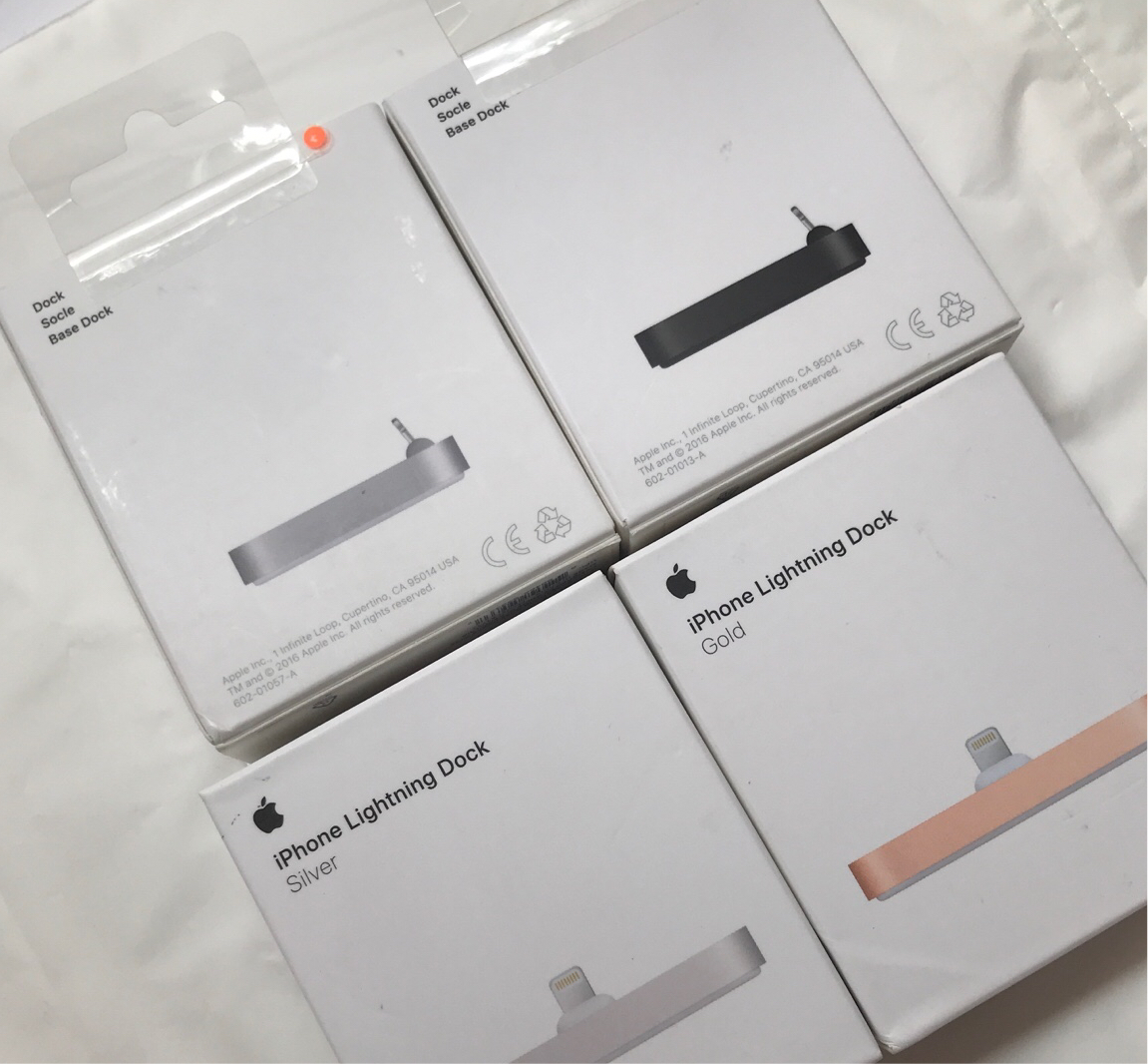 Suitable for iPhone12 pro 13max xs 8 earphone metal charging base lighting base mobile phone