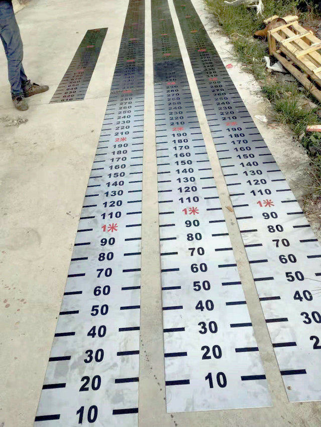 Steel plate ruler steel ruler 1 meter large character ruler 5 meter water level ruler 6 meter thick line ruler 2 meter