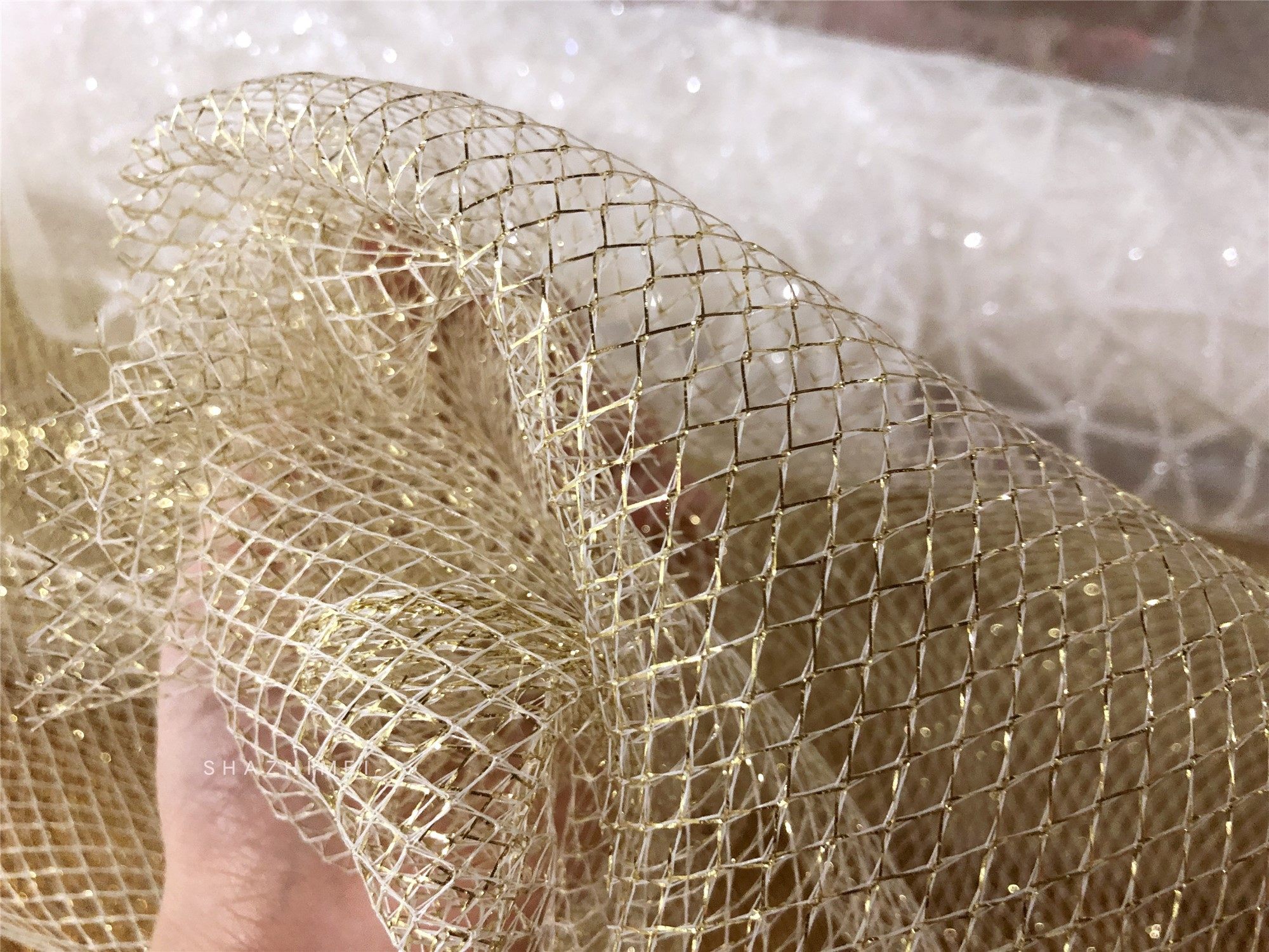 Gold Silver Thread Diamond Shape Mesh Mesh Hard Yarn Designer Fabric Large Eye Mesh Fabric Large Mesh Yarn