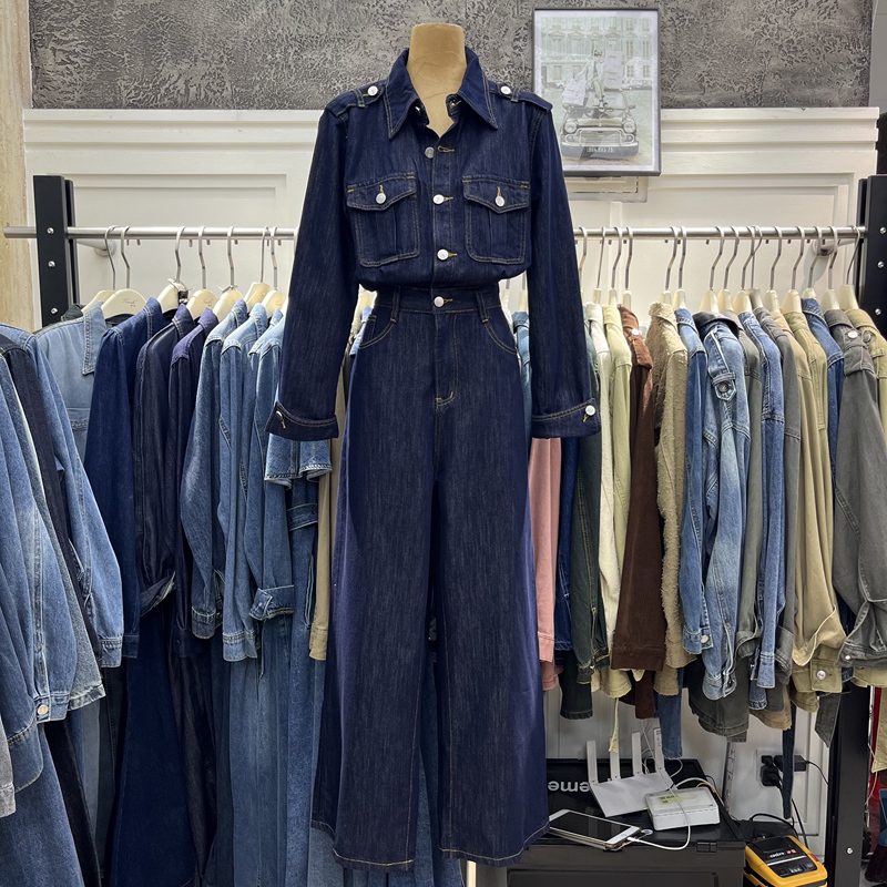 Retro Hong Kong Style Three-Dimensional Shoulder Pads, Light Luxury Workwear Style Jumpsuit, Lapel High-Waisted Wide-Leg Pants, Fashionable Jumpsuit Retro Hong Kong Style Three-Dimensional Shoulder Pads, Light Luxury Workwear Style Jumpsuit, Lapel High-Waisted Wide-Leg Pants, Fashionable Jumpsuit