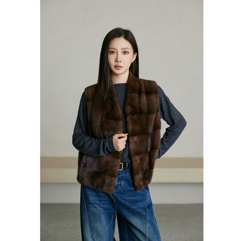 Gy Mink Fur Vest for Women, Whole Mink Fur V-Neck Vest, Full-Cut Mink Fur Vest, Women's Winter Vest