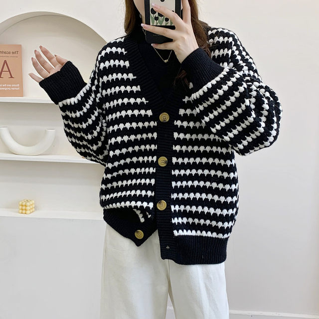 Autumn and winter new striped knitted cardigan women's loose lazy style 2023 small fragrance style V-neck thick sweater coat