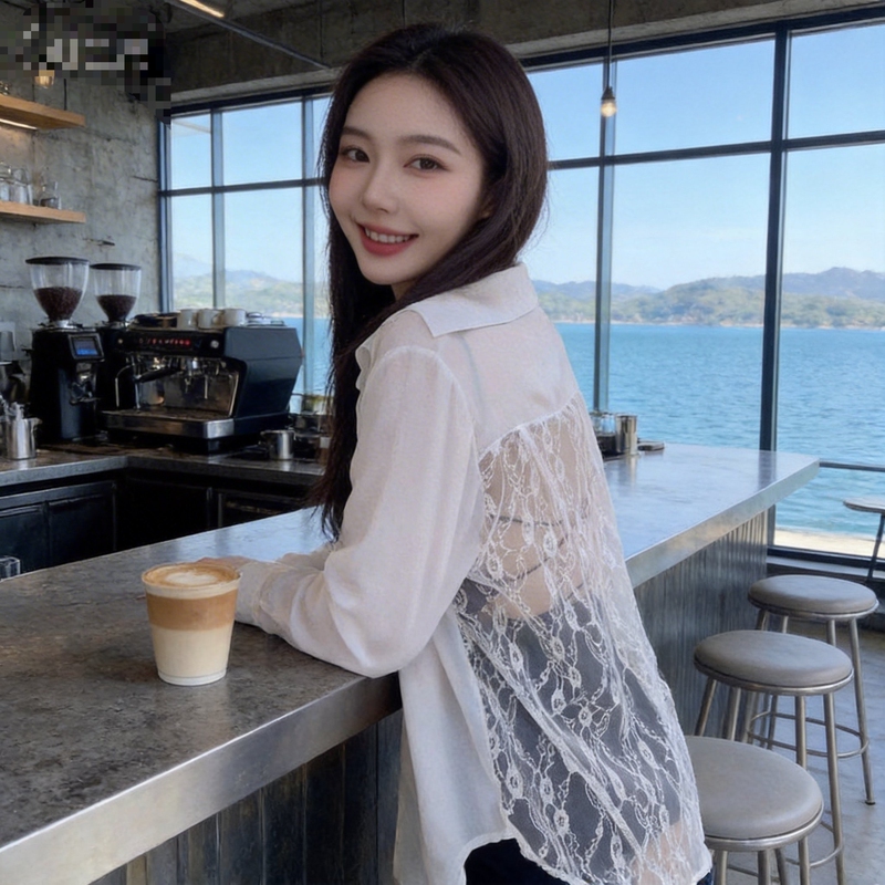 Hollow-Out Backless Lace Patchwork Shirt for Women, New Summer Fashion, Loose and Age-Reducing Long-Sleeved Top, Versatile Jacket