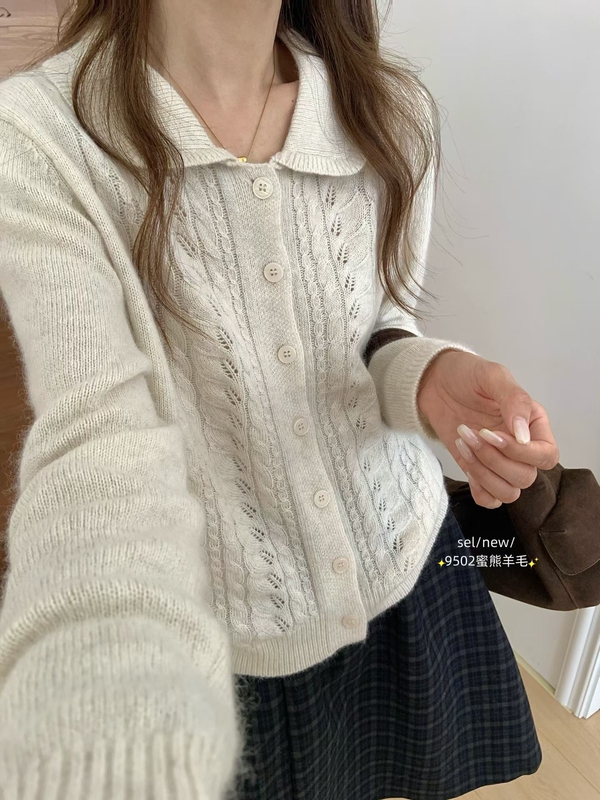2026 Korean-Style Raccoon Fur Doll Collar Twist Hollow Knit Cardigan for Women, Gentle Loose Wool Single-Breasted Sweater 2026 Korean-Style Raccoon Fur Doll Collar Twist Hollow Knit Cardigan for Women, Gentle Loose Wool Single-Breasted Sweater