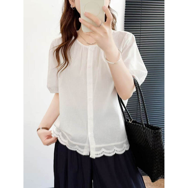 801 # Featured Korean-Style Blouse with Petal Hem 801 # Featured Korean-Style Blouse with Petal Hem