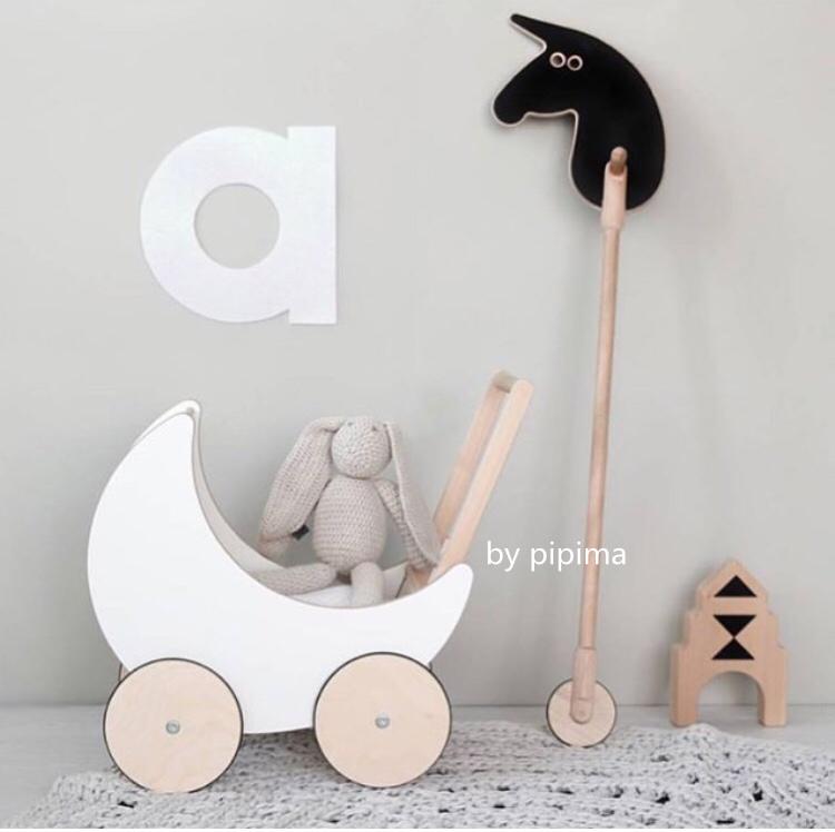 Fart Mom ins Explosive Wooden Toy White Moon Shape Trolley Baby Toddler Toy Toy Take a Photo