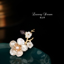 Mo Shangqian brooch female accessories natural shaped pearl flower small pin buckle cardigan coat corsage