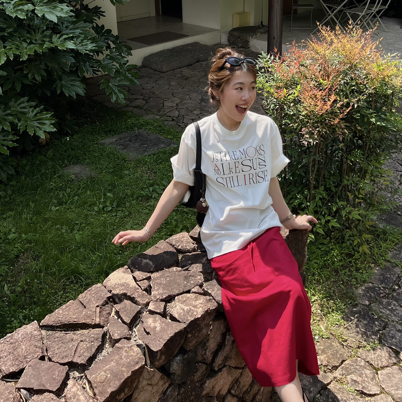 【Dingdang Onejun】Korean Retro High-End Minimalist Letter Print Loose Short-Sleeve T-Shirt for Women, Fashionable and Casual 【Dingdang Onejun】Korean Retro High-End Minimalist Letter Print Loose Short-Sleeve T-Shirt for Women, Fashionable and Casual