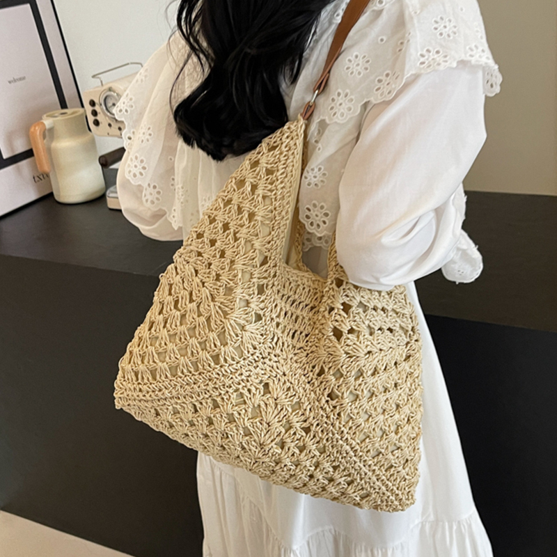 Large-Capacity Woven Bag for Women 2026 New Summer Beach Vacation Straw Bag Versatile Commuter Shoulder Tote Bag