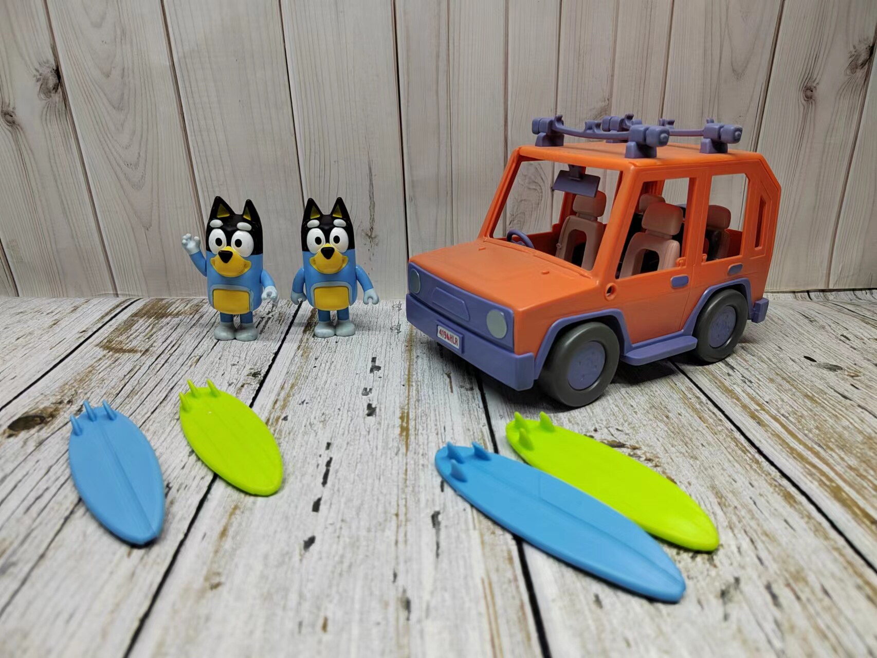 Genuine bulk 4 Bluey and friends around movable doll model camper car doll