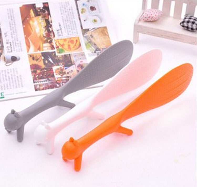 Home cute squirrel shape can be vertical rice spoon non-stick rice plastic rice spoon rice scoop rice scoop rice spoon