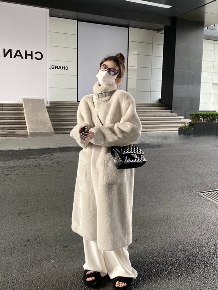 Sheep wool coat women's 2022 winter new fur one-piece environmental protection rabbit fur plush velvet coat mid-length
