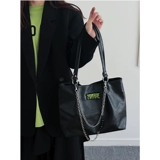 Вместительная и большая демисезонная сумка на одно плечо, черная сумка через плечо, коллекция 2022, премиум класс, подходит для студента